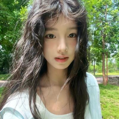 小伊奈的熊熊公仔海报
